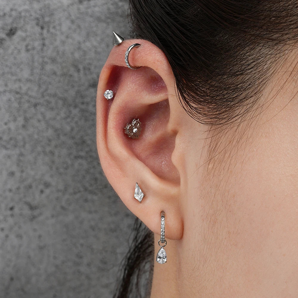 Bad Romance Piercing Tragus z cyrkonią i sercem z tytanu ASTM F136 16G