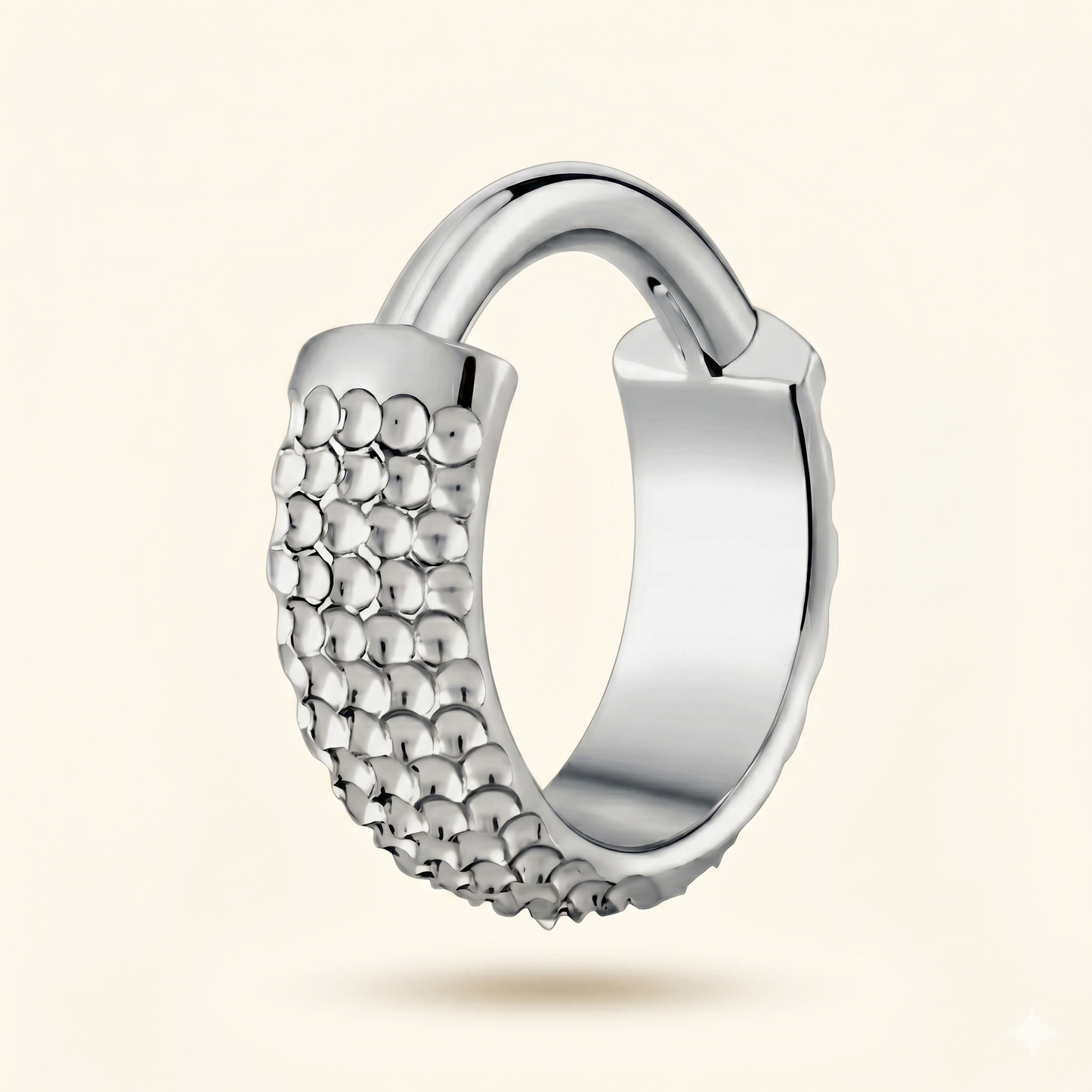 Pierścień zatrzaskowy z dużą muszlą, wykonany z tytanu ASTM F136 – Septum Helix 16G