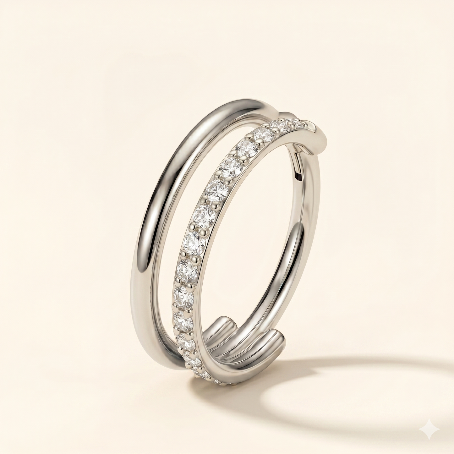 Pierścień zatrzaskowy z rzędem diamentów z tytanu G23 – muszla 16G